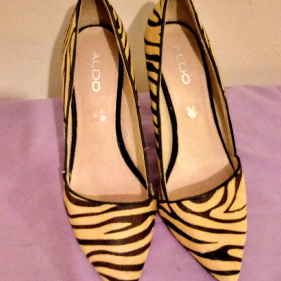 Leopard Pumps - Picture 2 of 5